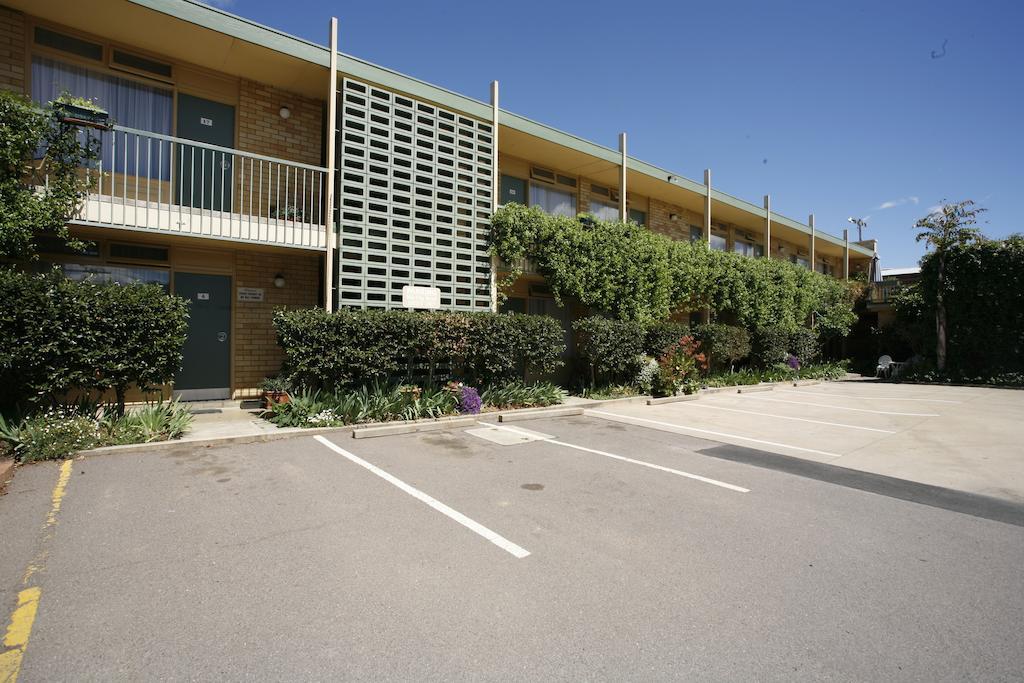 Mid City Motor Inn Queanbeyan Exteriér fotografie