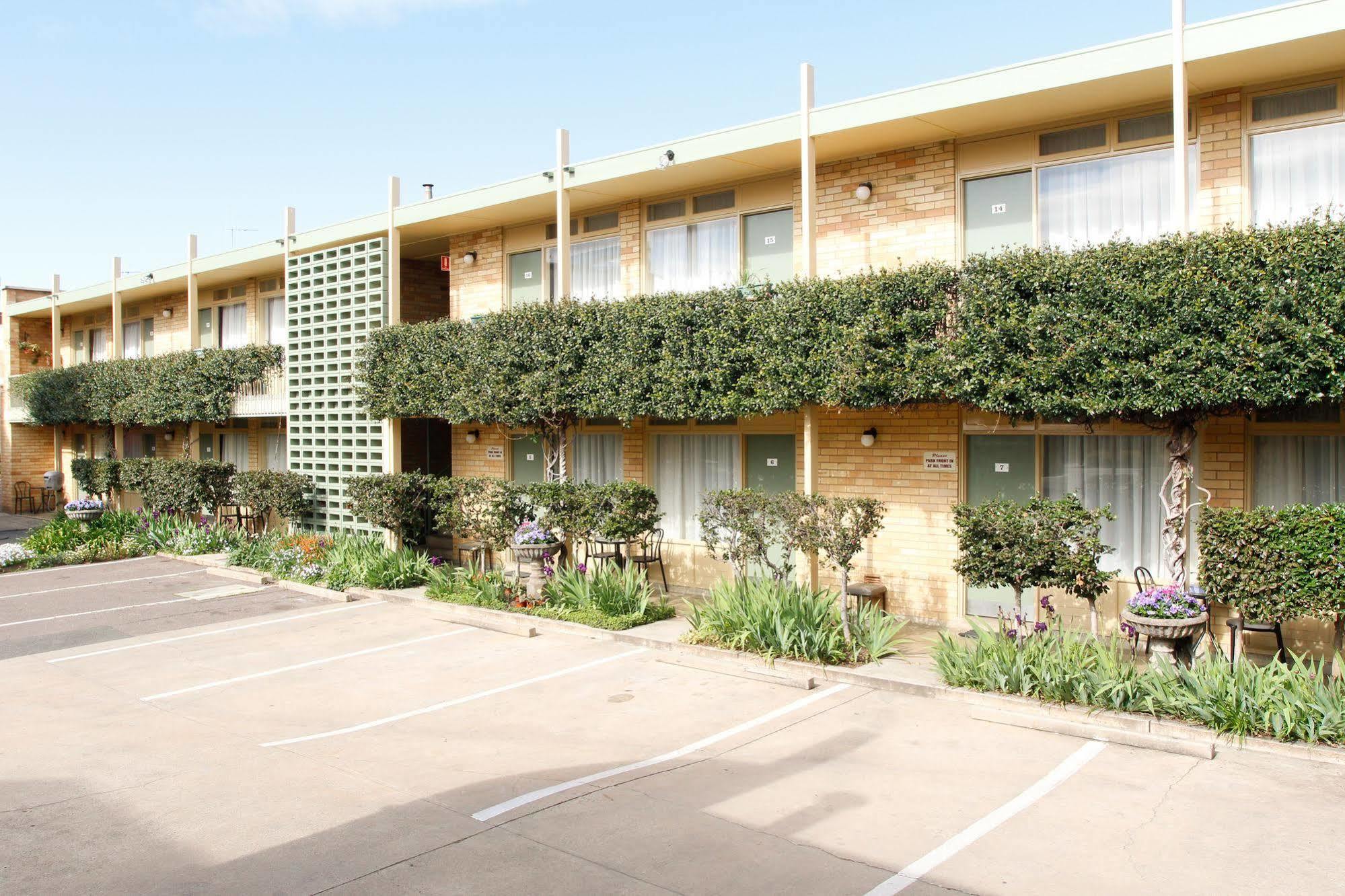 Mid City Motor Inn Queanbeyan Exteriér fotografie